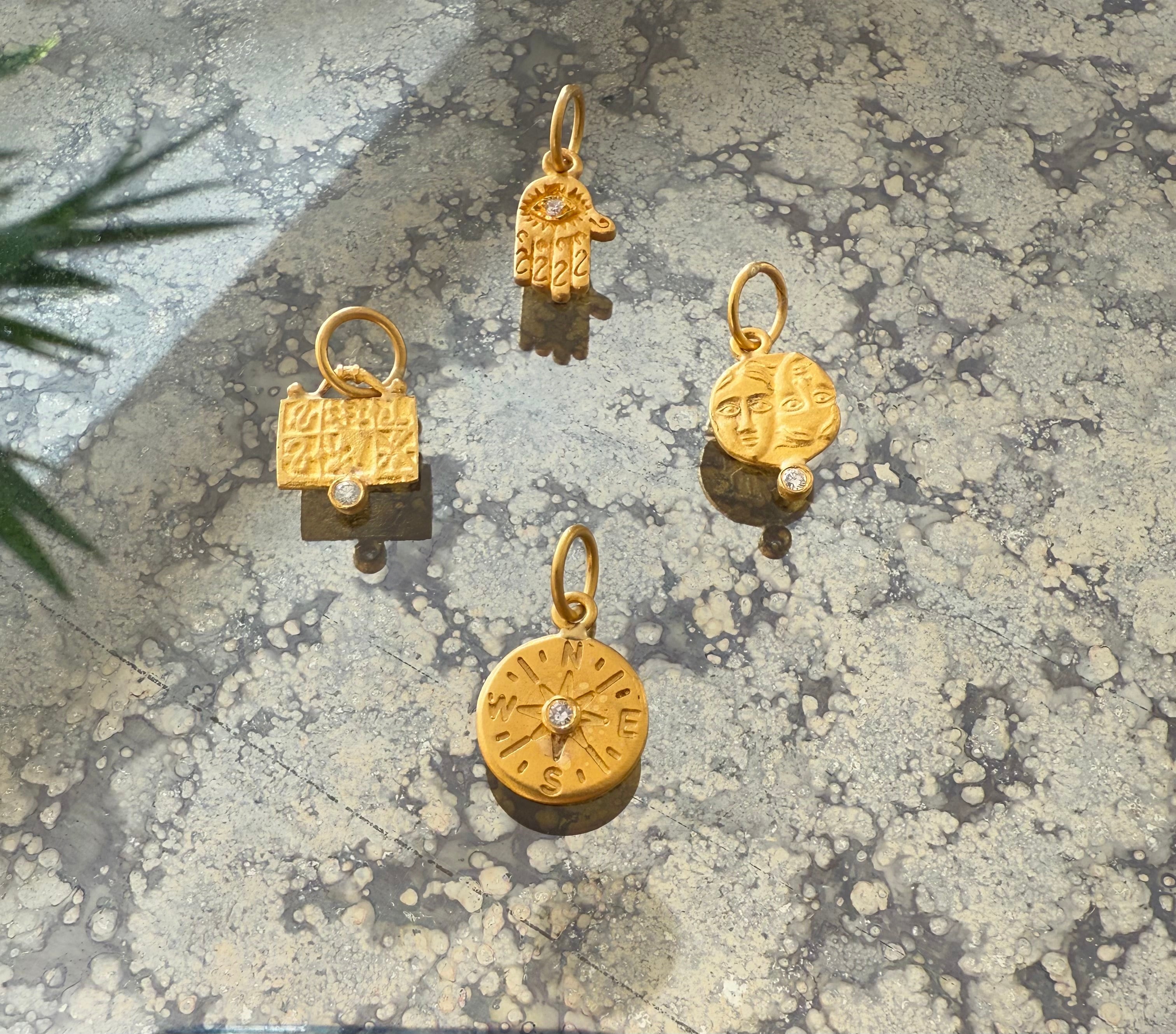 All kinds of handmade gold jewelry